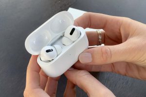 Read more about the article Apple’s Overhauled AirPods Pro May Support Fitness Tracking